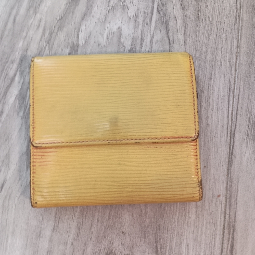 LOUIS VUITTON Epi Bifold  Wallet Marco  Yellow - Picture 2 of 9